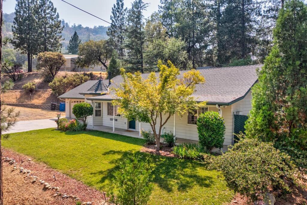 Acorn House - Charming House In Green Heaven With Pool Table With Lovely Backyard Oakhurst Bagian luar foto