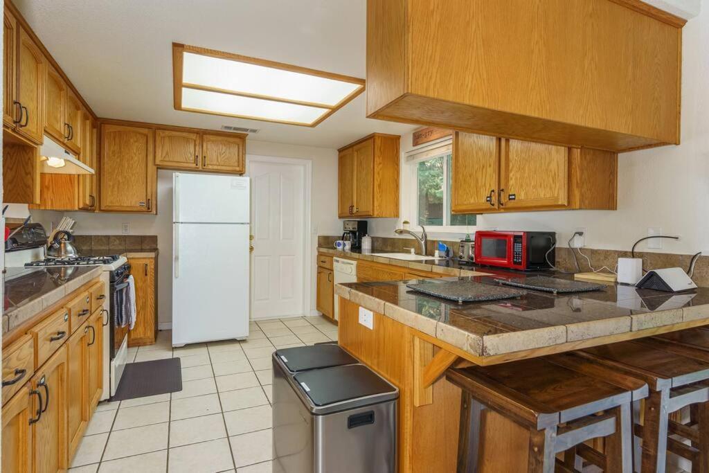 Acorn House - Charming House In Green Heaven With Pool Table With Lovely Backyard Oakhurst Bagian luar foto