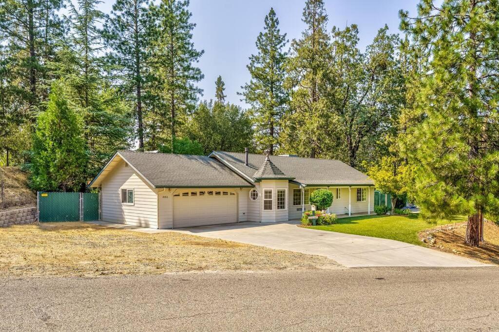 Acorn House - Charming House In Green Heaven With Pool Table With Lovely Backyard Oakhurst Bagian luar foto