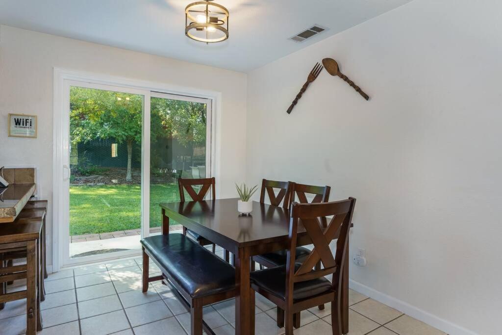 Acorn House - Charming House In Green Heaven With Pool Table With Lovely Backyard Oakhurst Bagian luar foto