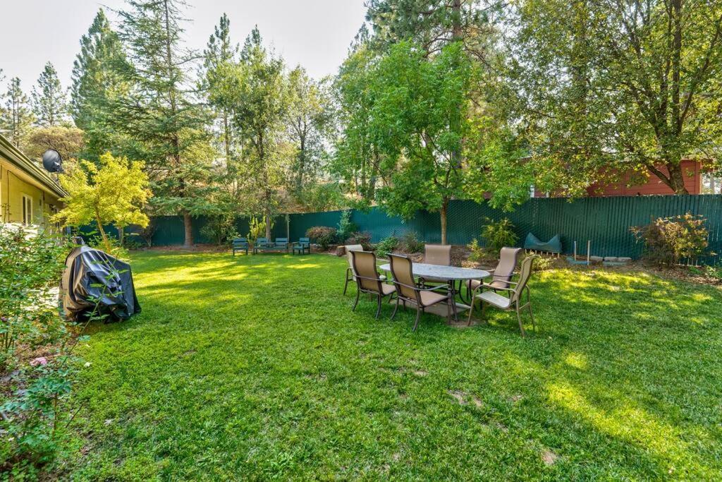 Acorn House - Charming House In Green Heaven With Pool Table With Lovely Backyard Oakhurst Bagian luar foto