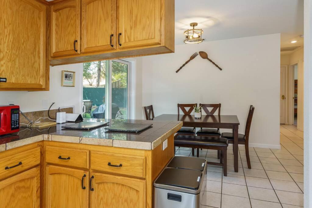 Acorn House - Charming House In Green Heaven With Pool Table With Lovely Backyard Oakhurst Bagian luar foto