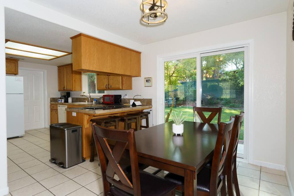 Acorn House - Charming House In Green Heaven With Pool Table With Lovely Backyard Oakhurst Bagian luar foto